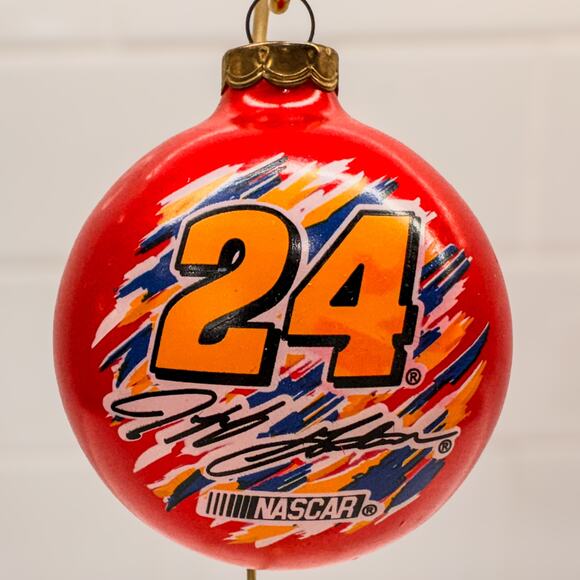 2001 Vintage NASCAR, Jeff Gordon, #24, Winner’s Circle Christmas Ornament - Picture 4 of 5